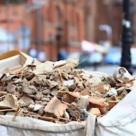 Bauschutt Entfernung in Köln: Saubere Baustellen durch Entsorgung.