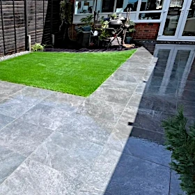 Innenhofpflege in Köln: Gepflegte Außenbereiche für Ihre Immobilie.