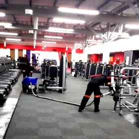 Reinigung Fitnessstudios in Köln: Saubere Trainingsbereiche für Ihre Kunden. Jetzt buchen!